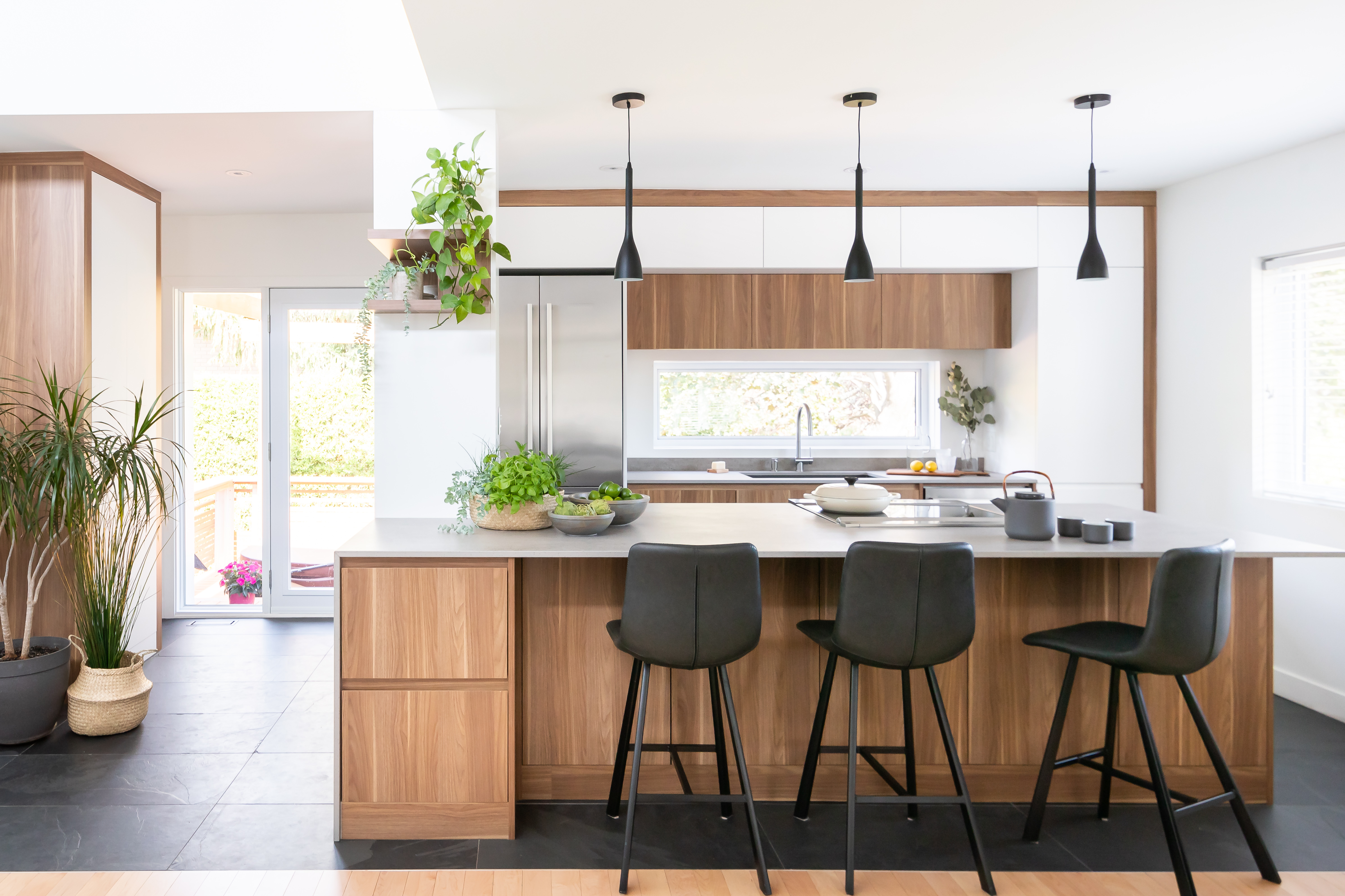 Modern Kitchen Cupboards, California-Inspired